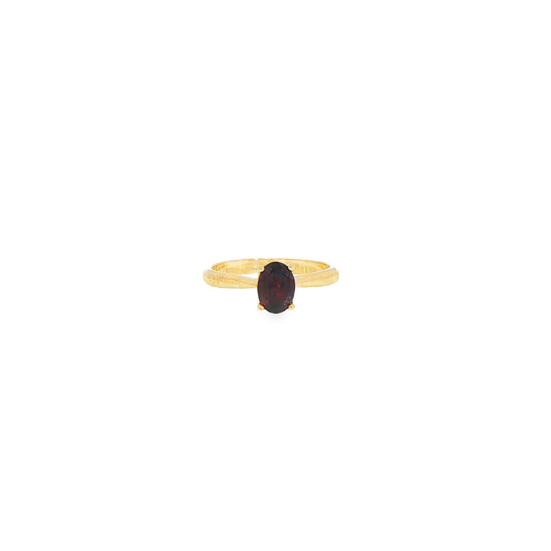 9ct yellow gold garnet ring