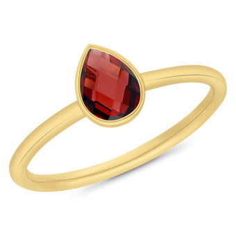 9ct Yellow Gold Garnet Ring