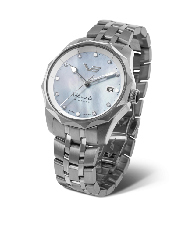 Inspired by the Vilnelė River, an elegant, solar-powered timepiece that balances natural grace with effortless practicality.