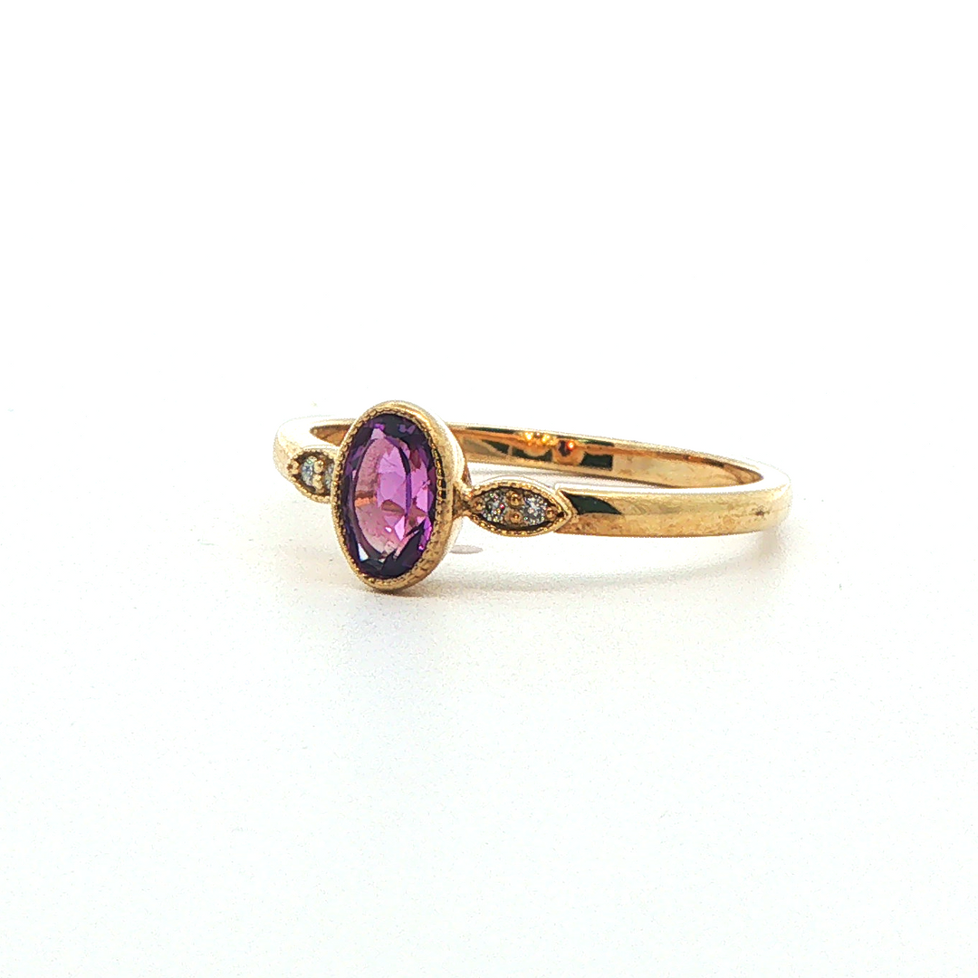 9CT YG Amethyst and diamond milgrain trilogy ring