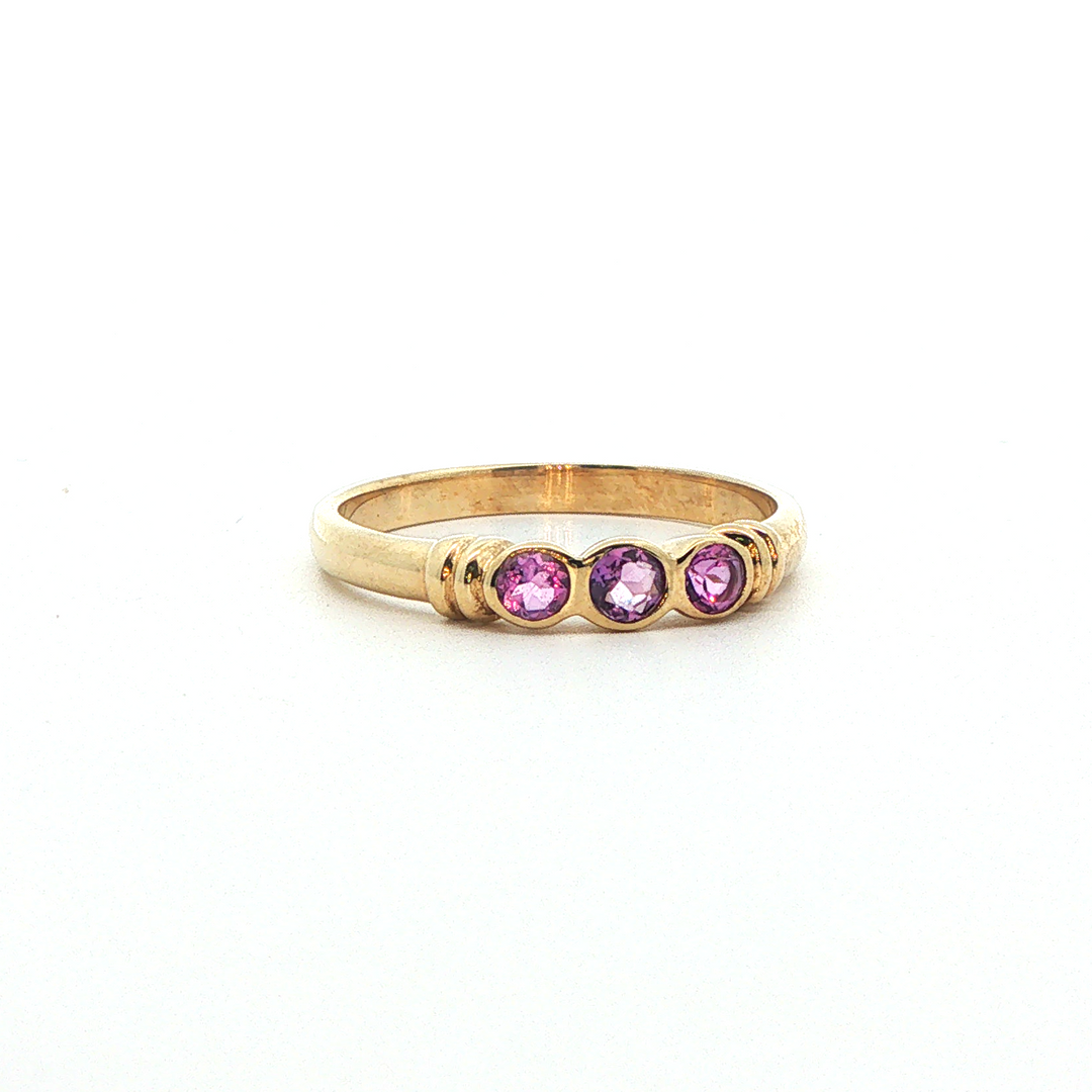 9Ct Yellow Gold 3 X Amethyst Ring,