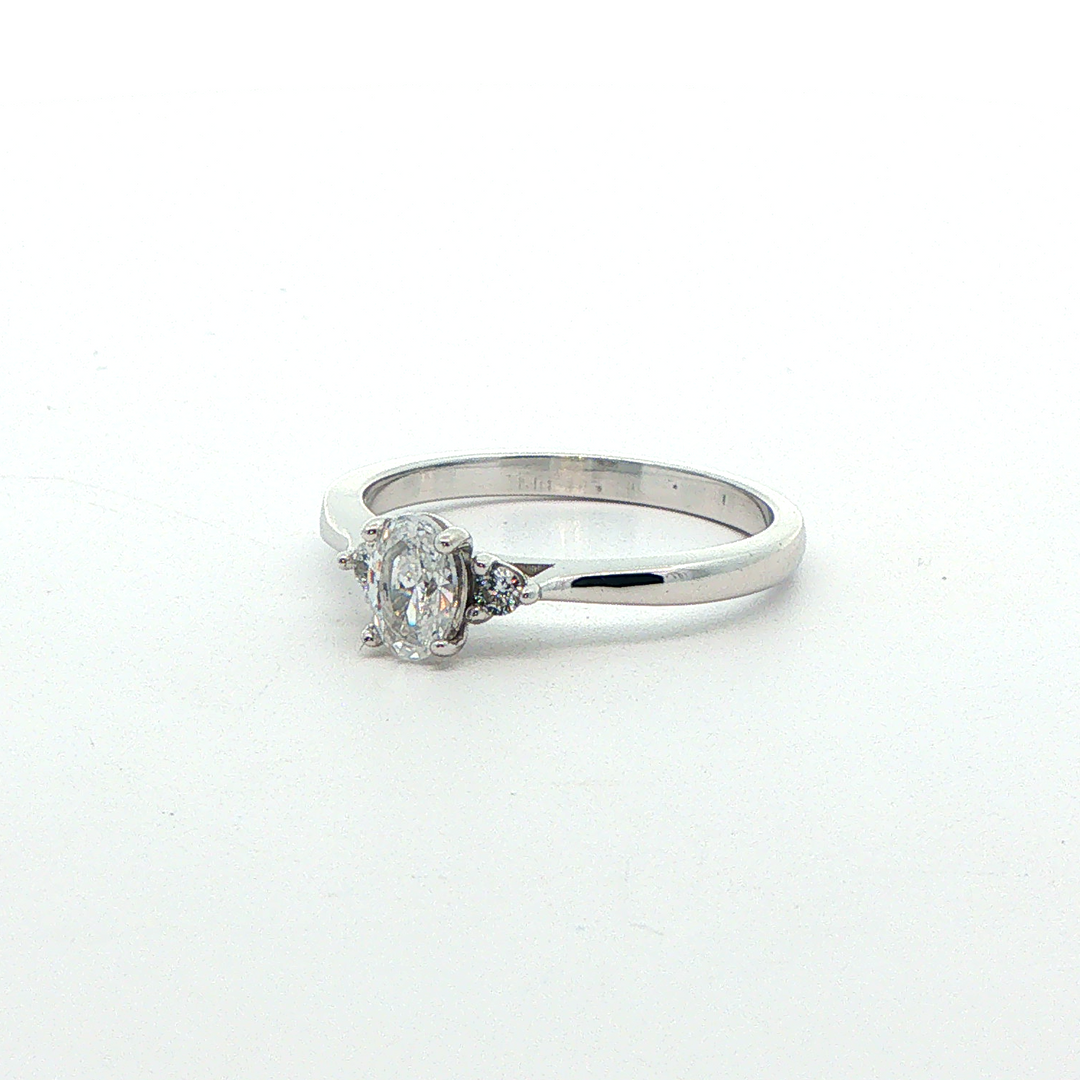 9ct wg cz ring