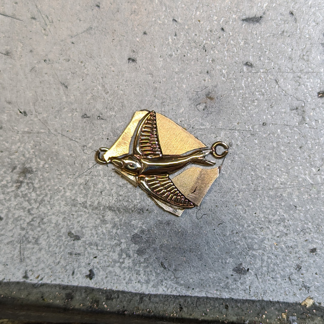 Swallow Pendant in 9ct Yellow Gold